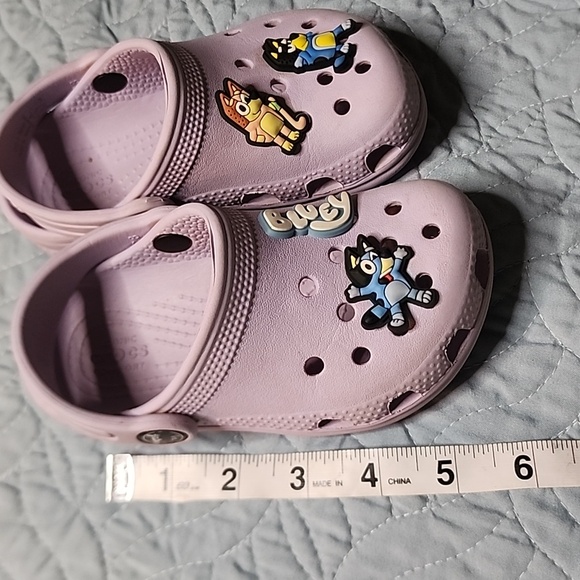 CROCS Size 8 Toddler With Bluey Jibbits Lavendar Light Purple - Picture 16 of 16